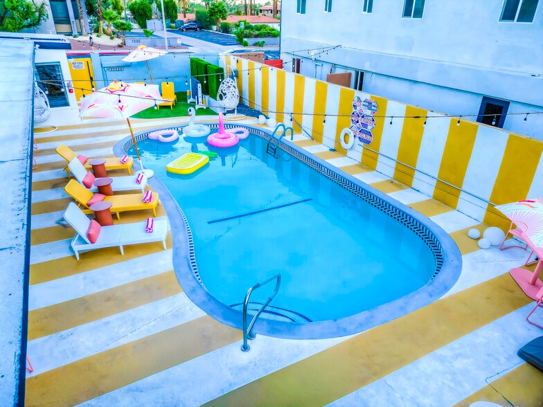 More Photos Of 1339 N Indian Canyon Dr, Palm Springs Hotel For Sale