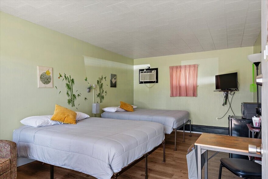 More Photos Of 215 E 3rd St, La Junta Hotel For Sale