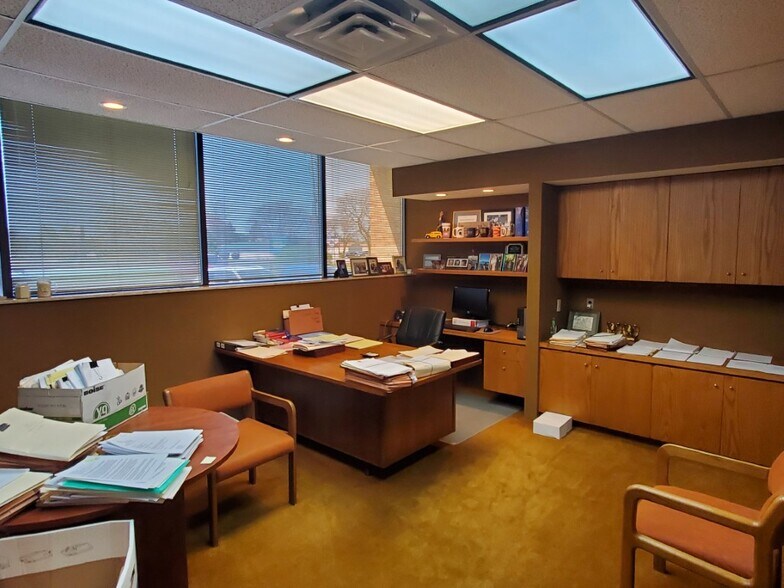 More Photos Of 6258 W Pierson Rd, Flushing Medical For Lease