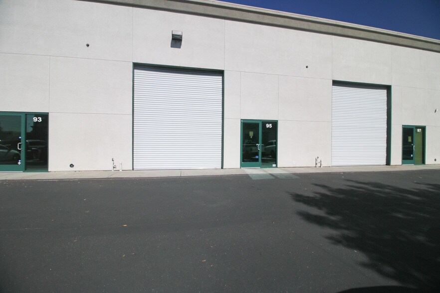 More Photos Of 95 Darcy Pkwy, Lathrop Service For Lease