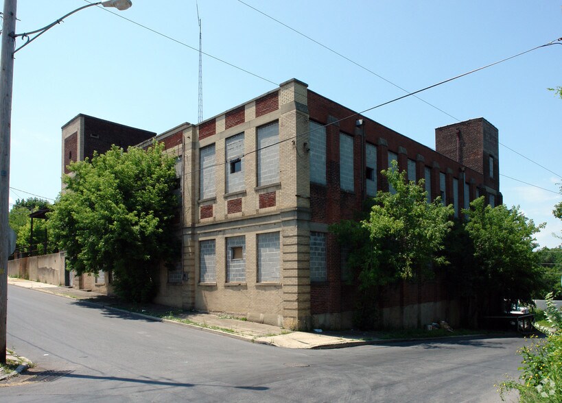 More Photos Of 365 W Whitehall St, Allentown Warehouse For Lease