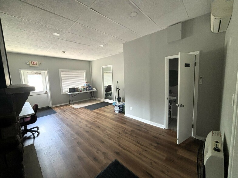 More Photos Of 906 Route 940, Pocono Lake Storefront Retail Office For Lease