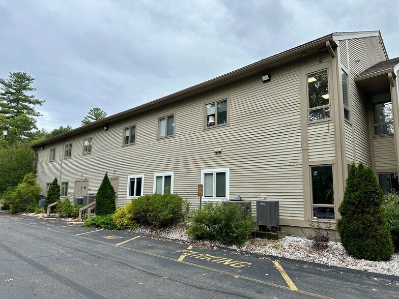 More Photos Of 103 Stiles Rd, Salem Medical For Lease