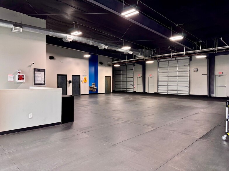 More Photos Of 16726 Huffmeister Rd, Cypress Freestanding For Lease