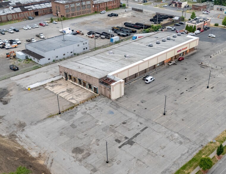 More Photos Of 569 Lyell Ave, Rochester Freestanding For Lease