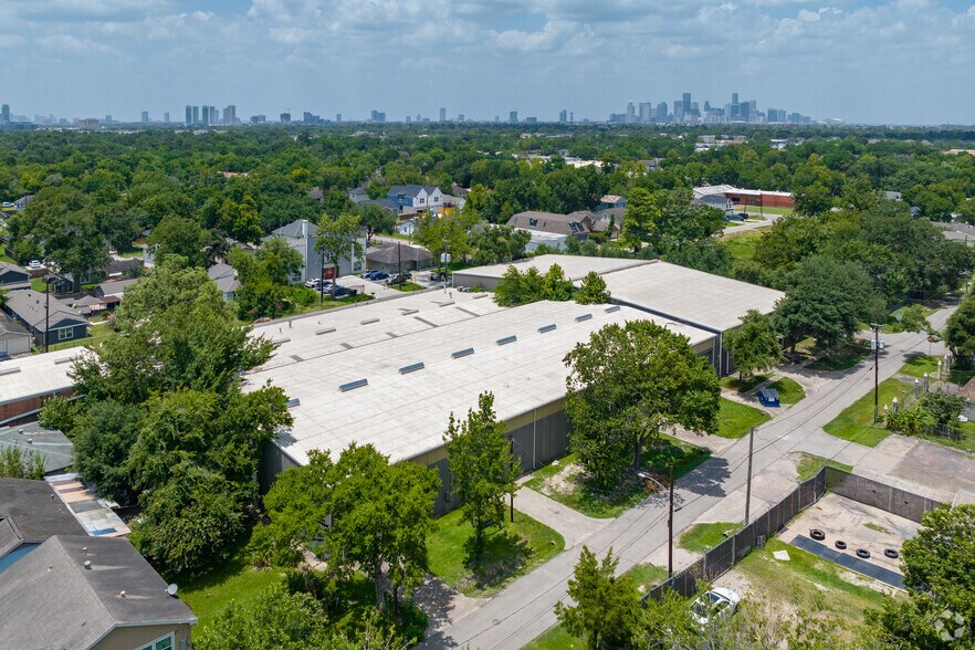Primary Photo Of 6501-6525 Goforth St, Houston Manufacturing For Lease