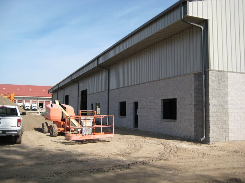 More Photos Of 357 W 4th St, Apopka Warehouse For Lease