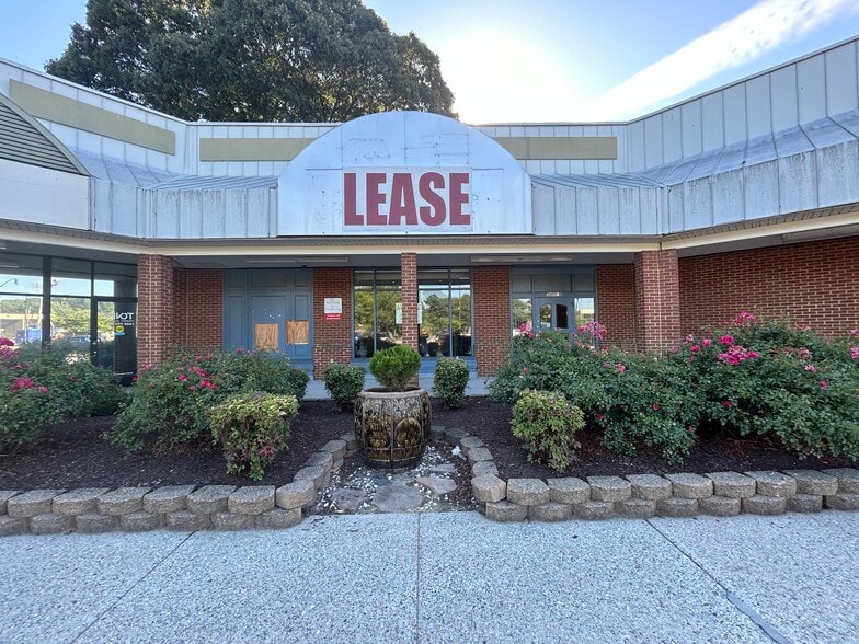 More Photos Of 12486-12494 Warwick Blvd, Newport News Freestanding For Lease