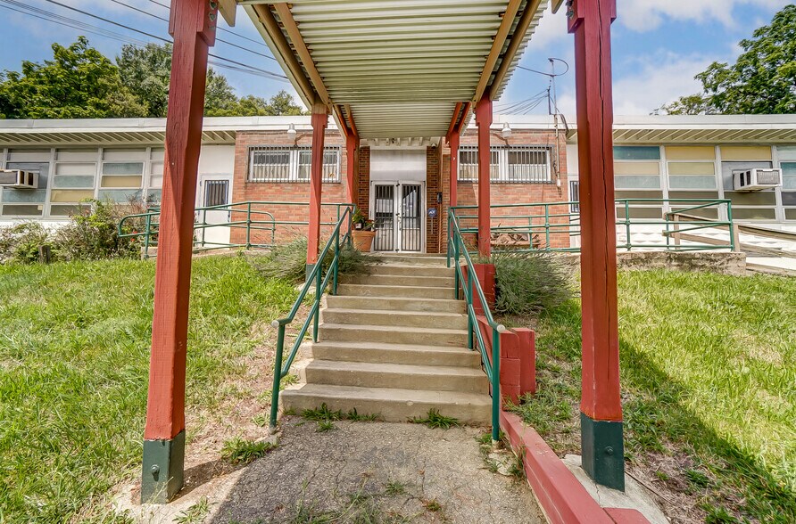 More Photos Of 1558 Waverly Ave, Cincinnati Schools For Sale