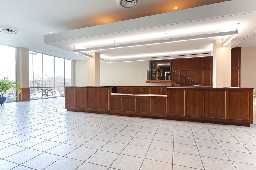 More Photos Of 4600 Duke St, Alexandria Apartments For Sale