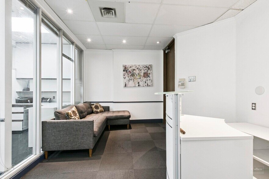 More Photos Of 120 Carlton St, Toronto Office For Sale