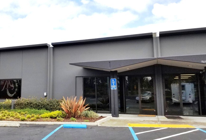 More Photos Of 1725 De la Cruz Blvd, Santa Clara Light Manufacturing For Lease