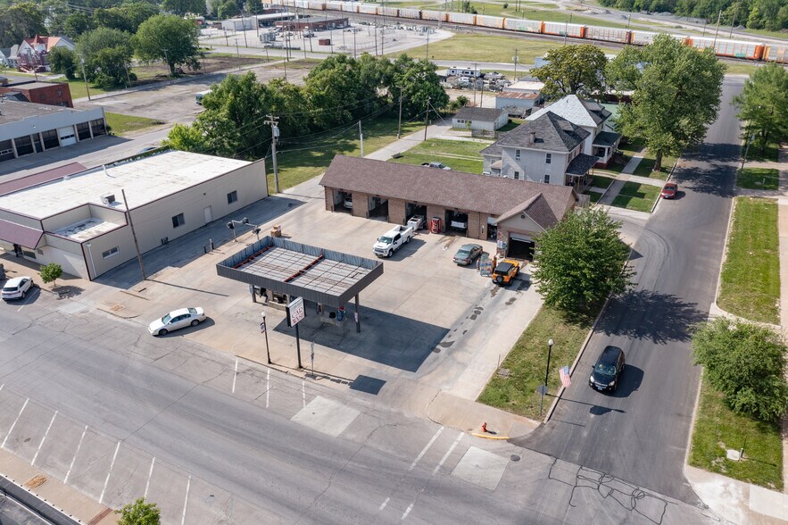 More Photos Of 301 W Coates St, Moberly Specialty For Sale