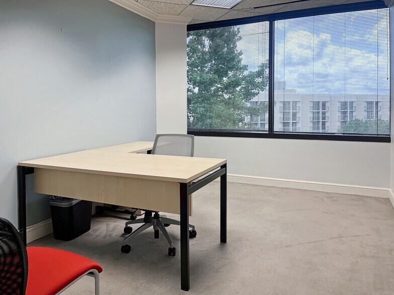 More Photos Of 2000-2100 SouthBridge Pky, Birmingham Coworking Space