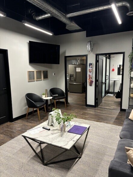 More Photos Of 1850 SW Plaza Shops Ln, Ankeny Storefront For Sale