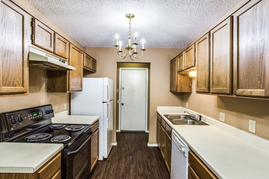 More Photos Of 3600 Hulen Park Cir, Fort Worth Multifamily For Sale