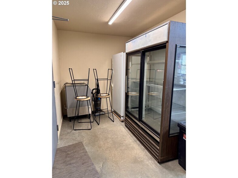 More Photos Of 38481 Sawmill Cutoff Ln, Halfway Warehouse For Sale