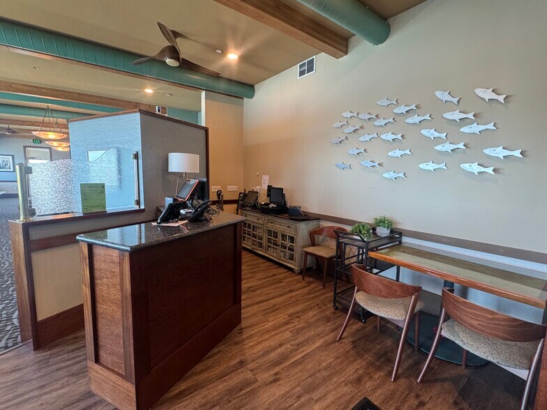 More Photos Of 4515 Willow Rd, Bethel Island Restaurant For Lease