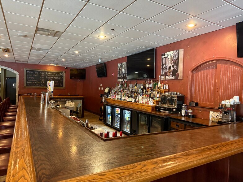 More Photos Of 421 Penn Ave, West Reading Restaurant For Lease