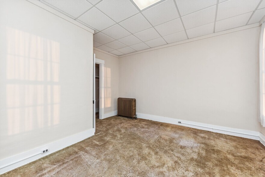 More Photos Of 301 N Main St, Georgetown Healthcare For Sale