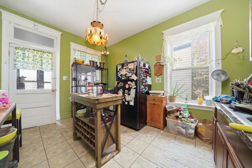 More Photos Of 3136 W Logan Blvd, Chicago Multifamily For Sale