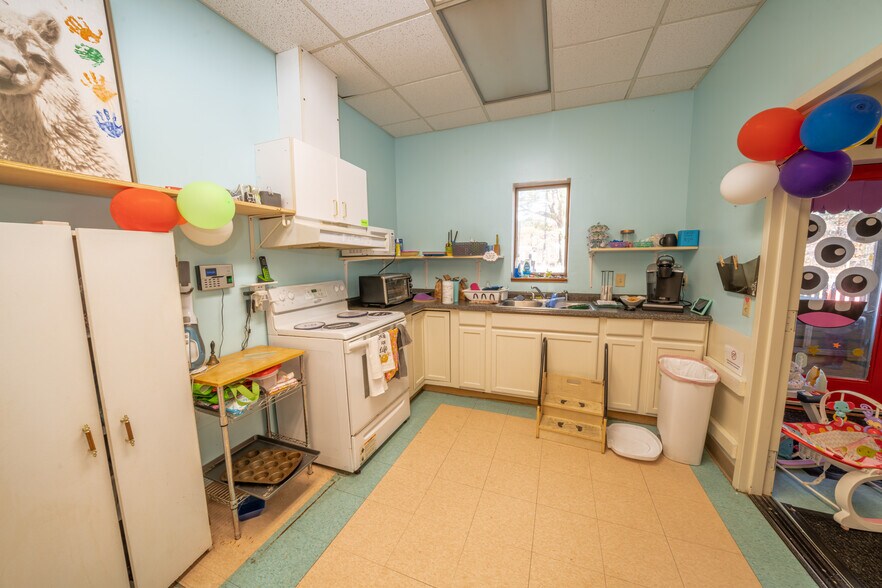 More Photos Of 11 Airport Rd, Belfast Office For Sale