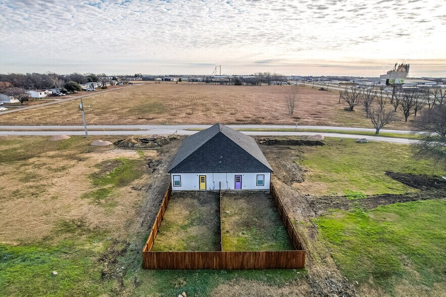 More Photos Of 1020 Burnett blvd, Alvarado Apartments For Sale