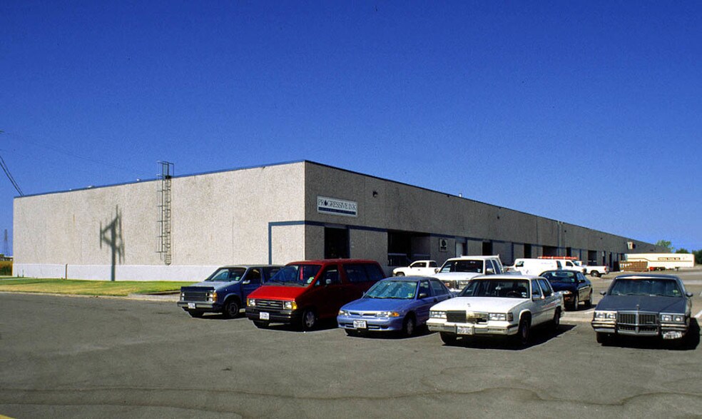More Photos Of 2300-2334 Franklin Dr, Fort Worth Distribution For Lease