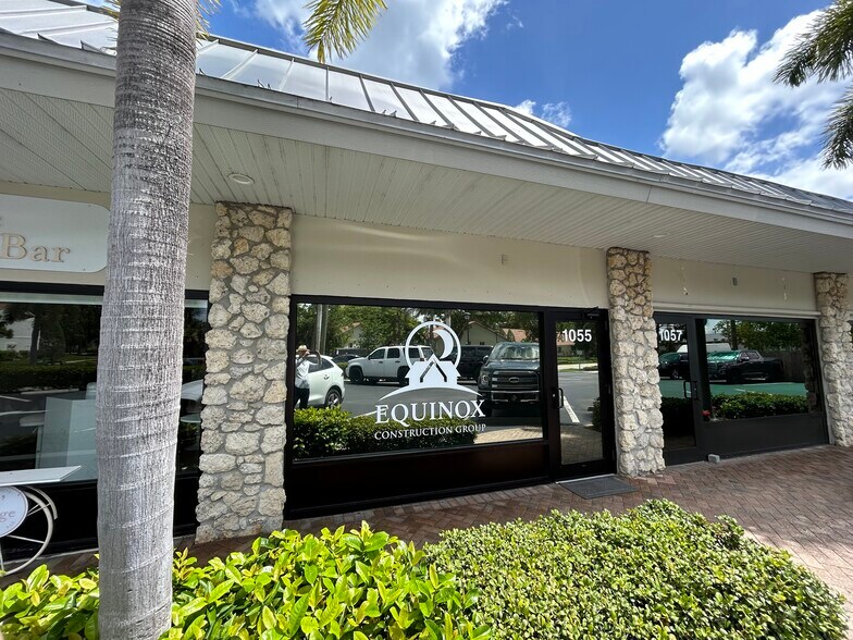 More Photos Of 1011-1065 5th Ave N, Naples Storefront Retail Office For Lease