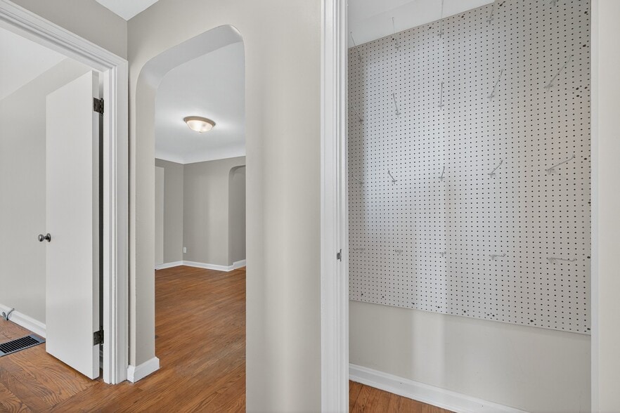 More Photos Of 5709 Cheviot Rd, White Oak Office For Sale