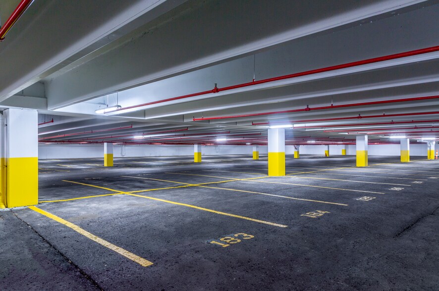 More Photos Of 901 Wilshire Dr, Troy Office For Lease