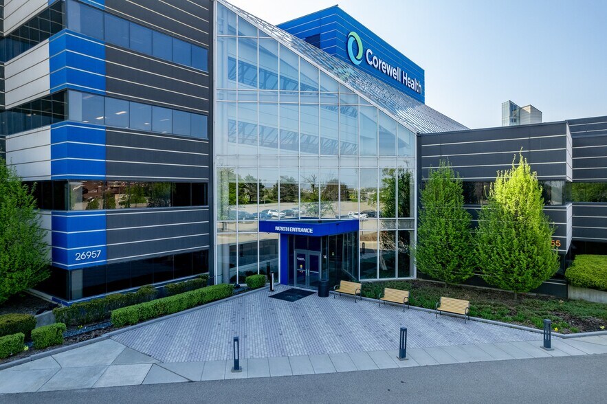 More Photos Of 26913 Northwestern Hwy, Southfield Medical For Lease