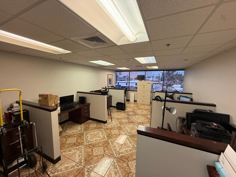 More Photos Of 202 E Earll Dr, Phoenix Medical For Sale