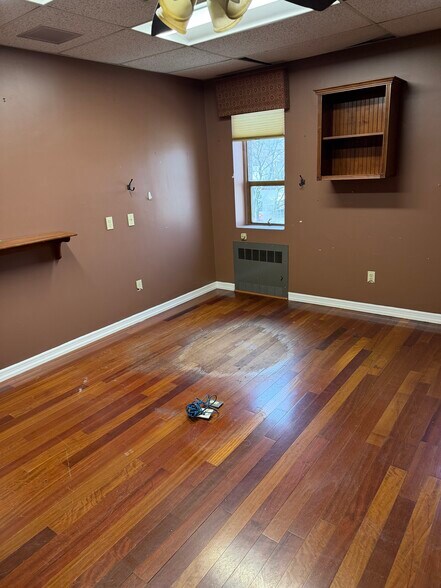 More Photos Of 3715 Main St, Bridgeport Medical For Sale