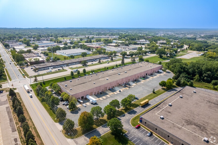 More Photos Of 1166-1200 Cliff Rd E, Burnsville Light Manufacturing For Lease