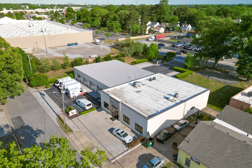 More Photos Of 3413 Griffin St, Portsmouth Light Distribution For Lease