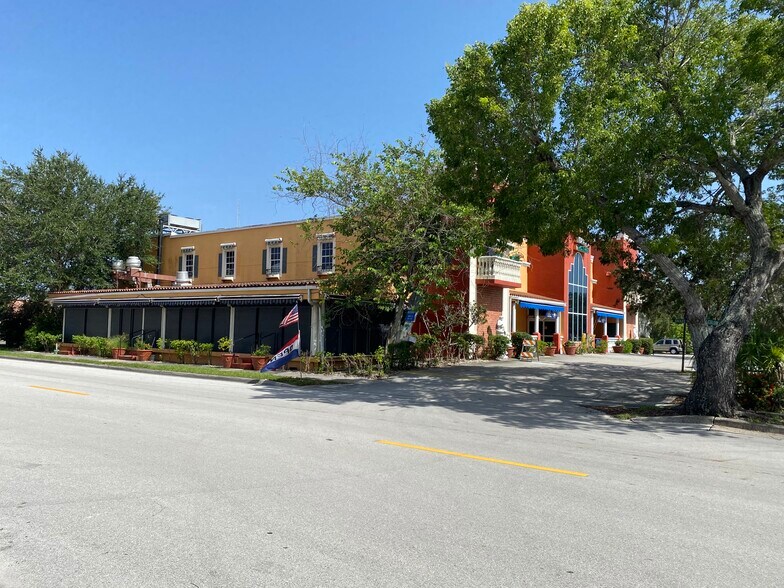 More Photos Of 862 Lafayette St, Cape Coral Restaurant For Sale