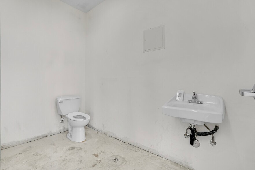 More Photos Of 1401 Pacific Coast Hwy, Harbor City Apartments For Sale