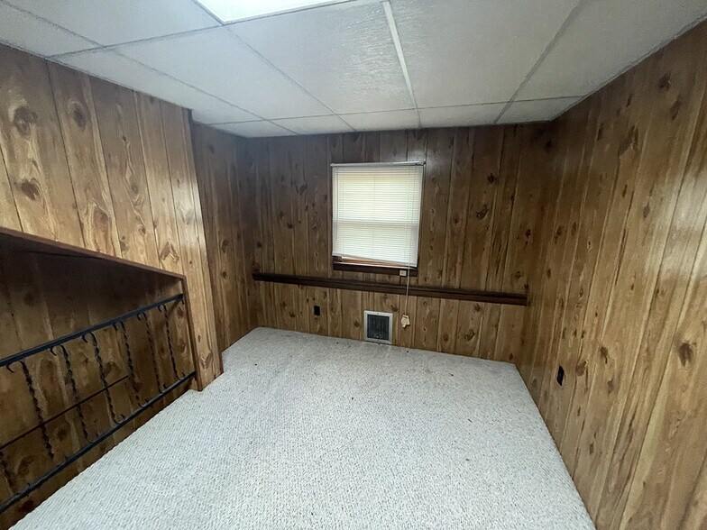 More Photos Of 18 N 27th St, Harrisburg Auto Repair For Sale