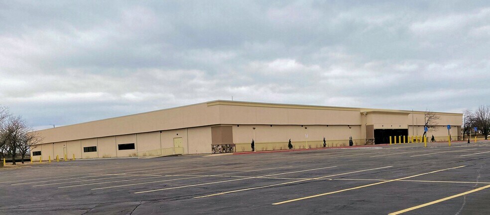 More Photos Of 7236 E Harry Ct, Wichita Office For Sale