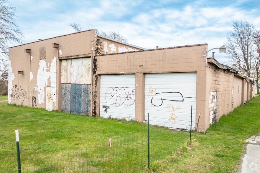 More Photos Of 1020 N 5th St, Fremont Light Manufacturing For Sale