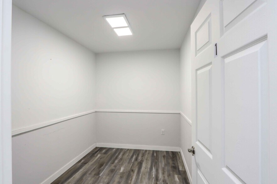 More Photos Of 2821 SW 37th Ave, Miami Office Residential For Sale