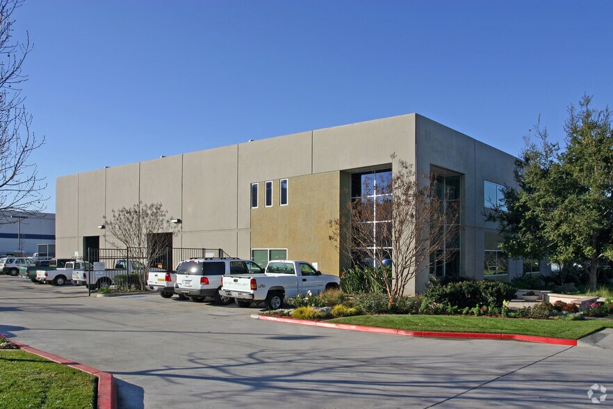 More Photos Of 12575 Stowe Dr, Poway Warehouse For Sale