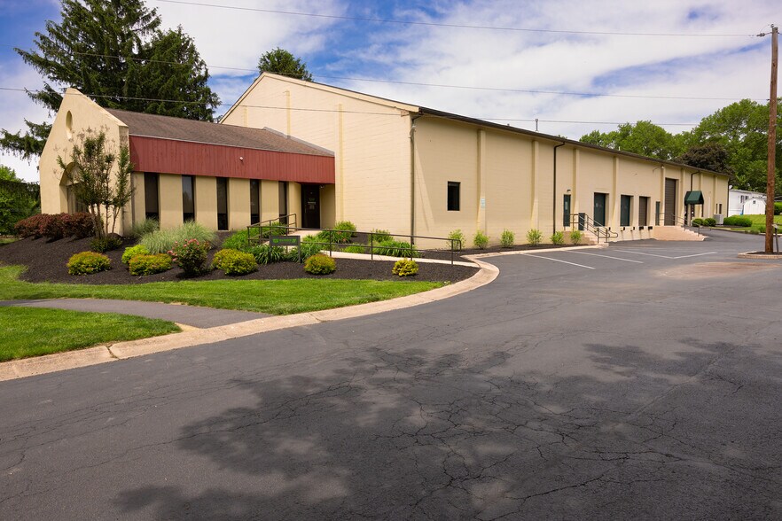 Primary Photo Of 1842 William Penn Way, Lancaster Light Distribution For Lease