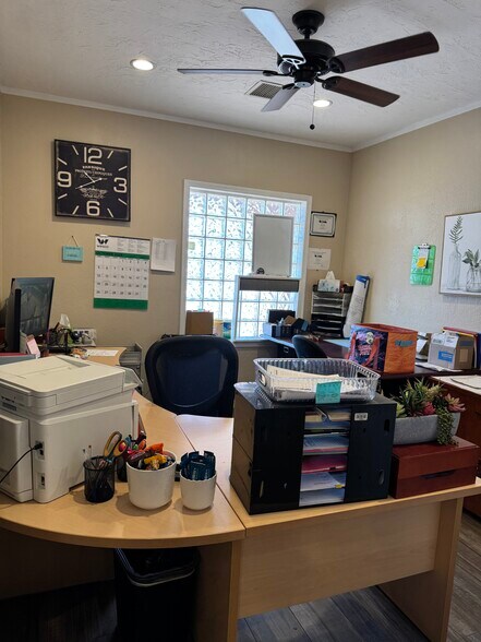 More Photos Of 2605 E Adams St, Phoenix Showroom For Sale