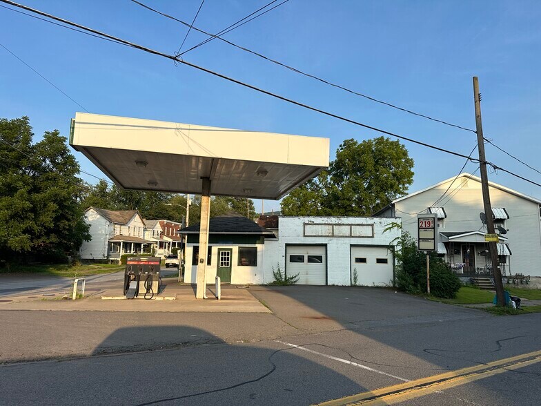More Photos Of 746 Hazle St, Hanover Township Service Station For Sale
