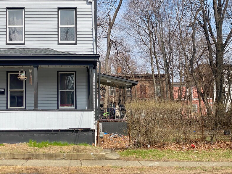 More Photos Of 72 1/2 Henry Ave, Newburgh Apartments For Sale