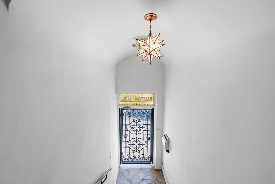 More Photos Of 153-159 S Beverly Dr, Beverly Hills Office For Lease