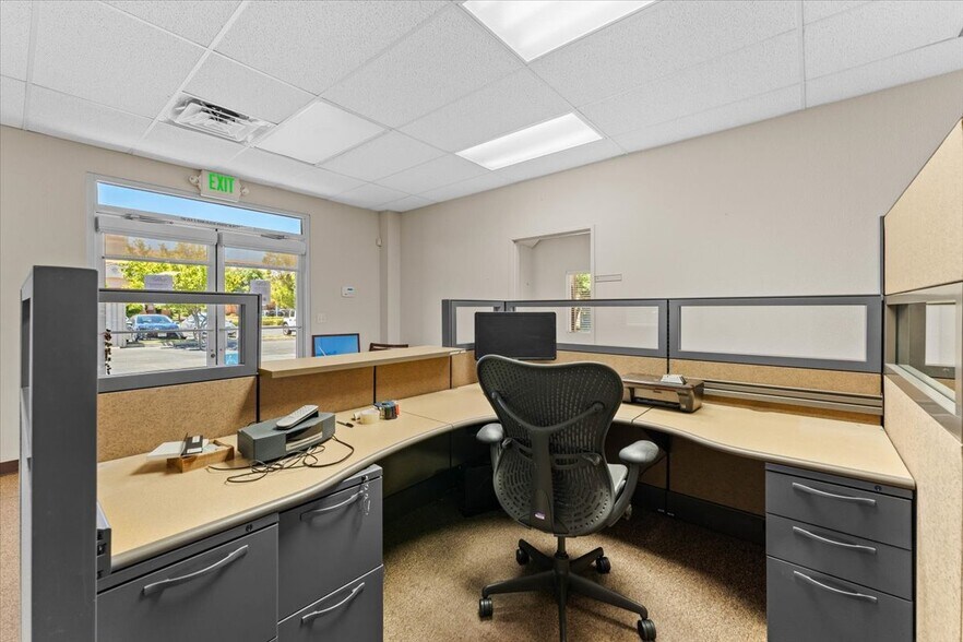 More Photos Of 2155 Larkspur Ln, Redding Office For Sale