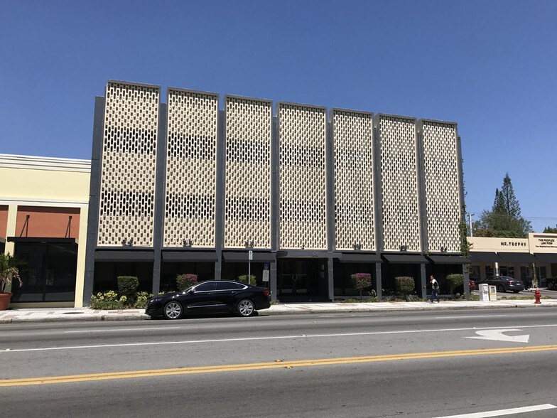 More Photos Of 915 NE 125th St, Miami Medical For Lease
